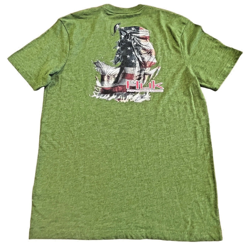 HUK Performance Fishing Green Flag Fish Graphic Scott T Shirt Sz Medium Crew